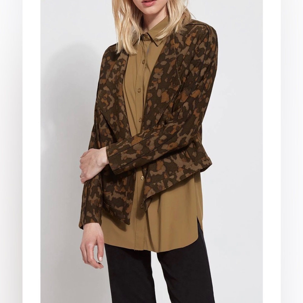 NWT Lysse Sophia Open Jacket with a camouflage pattern small